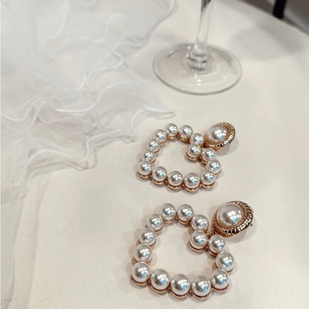 12th Tribe Karli Pearl Heart Earrings. Never worn. NWT. White Pearl gold detail